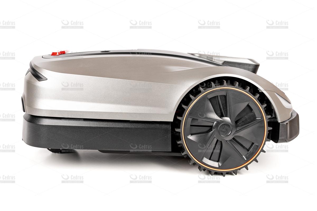 PPHU Witkowski: Autoryzowany dealer CEDRUS, Robot autonomiczny Sunseeker Elite X5 RTK, bok