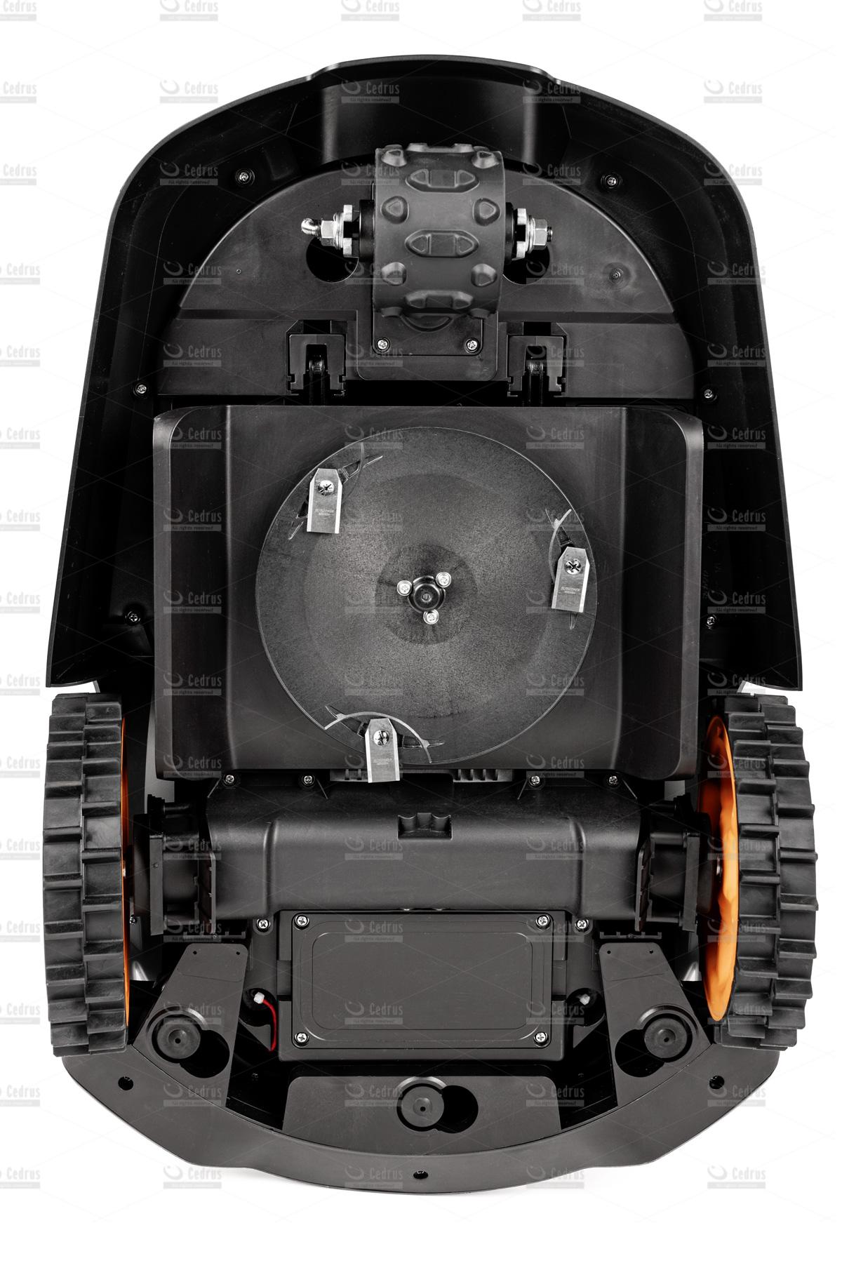 PPHU Witkowski: Autoryzowany dealer CEDRUS, Robot autonomiczny Sunseeker Elite X5 RTK, spód