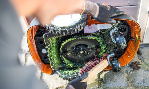 PPHU Witkowski, autoryzowany dealer STIHL, serwis robotów koszących, czyszczenie robota koszącego STIHL